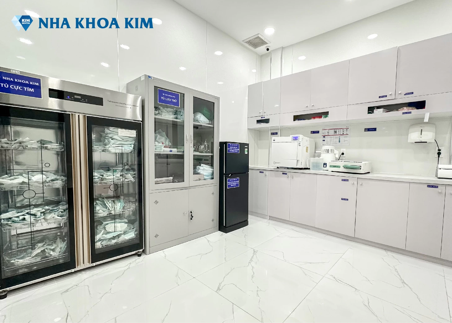 Phòng tiệt khuẩn nha khoa Kim sử dụng nước RO, máy hấp chân không class B